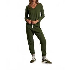 NEW PERFECTWHITETEE fiona recycled cotton v neck tee in fern green